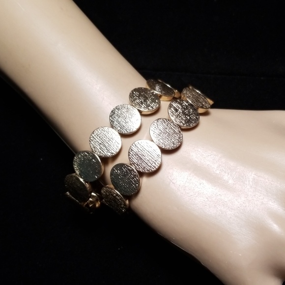 NWT Goldtone Textured Metal Stretch Bracelet Set - Picture 4 of 9